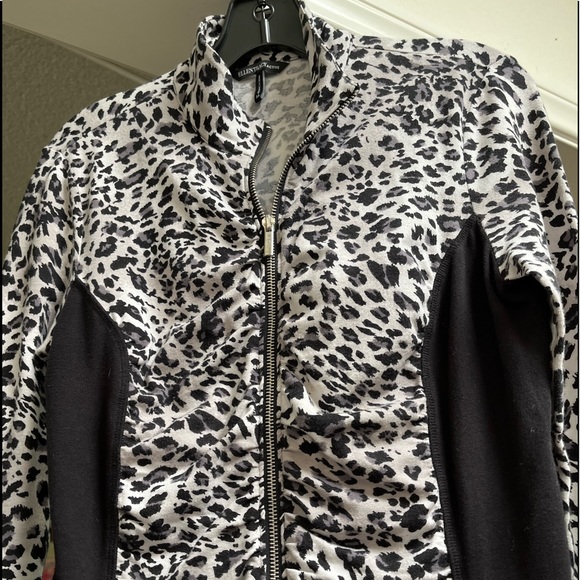 Ellen Tracy sweat jacket leopard. - Picture 2 of 3
